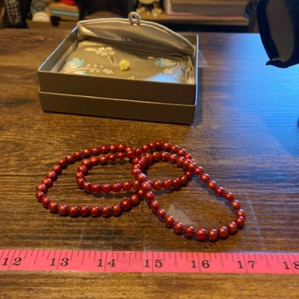 Honora red pearl stretch bracelets - Picture 4 of 5